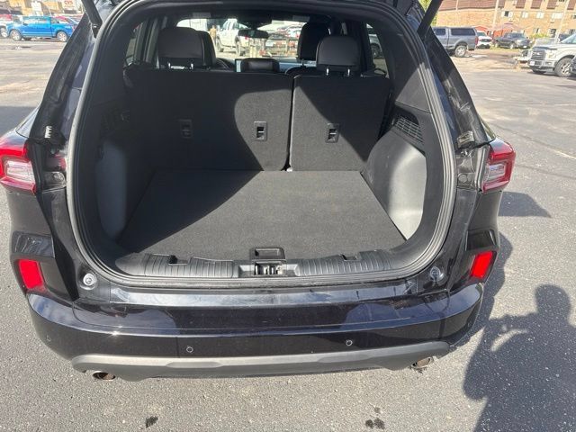 Used 2024 Ford Escape ST-Line w/ Tech Pack #1 AWD/4WD image 12