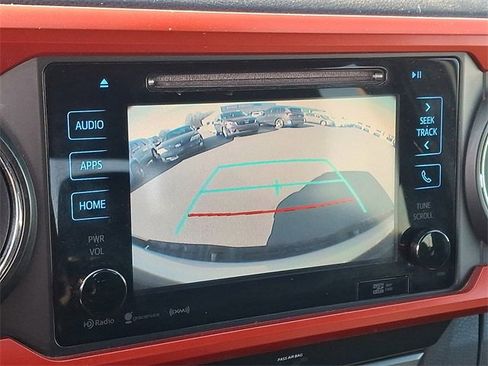 Used 2019 Toyota Tacoma TRD Off-Road image 17