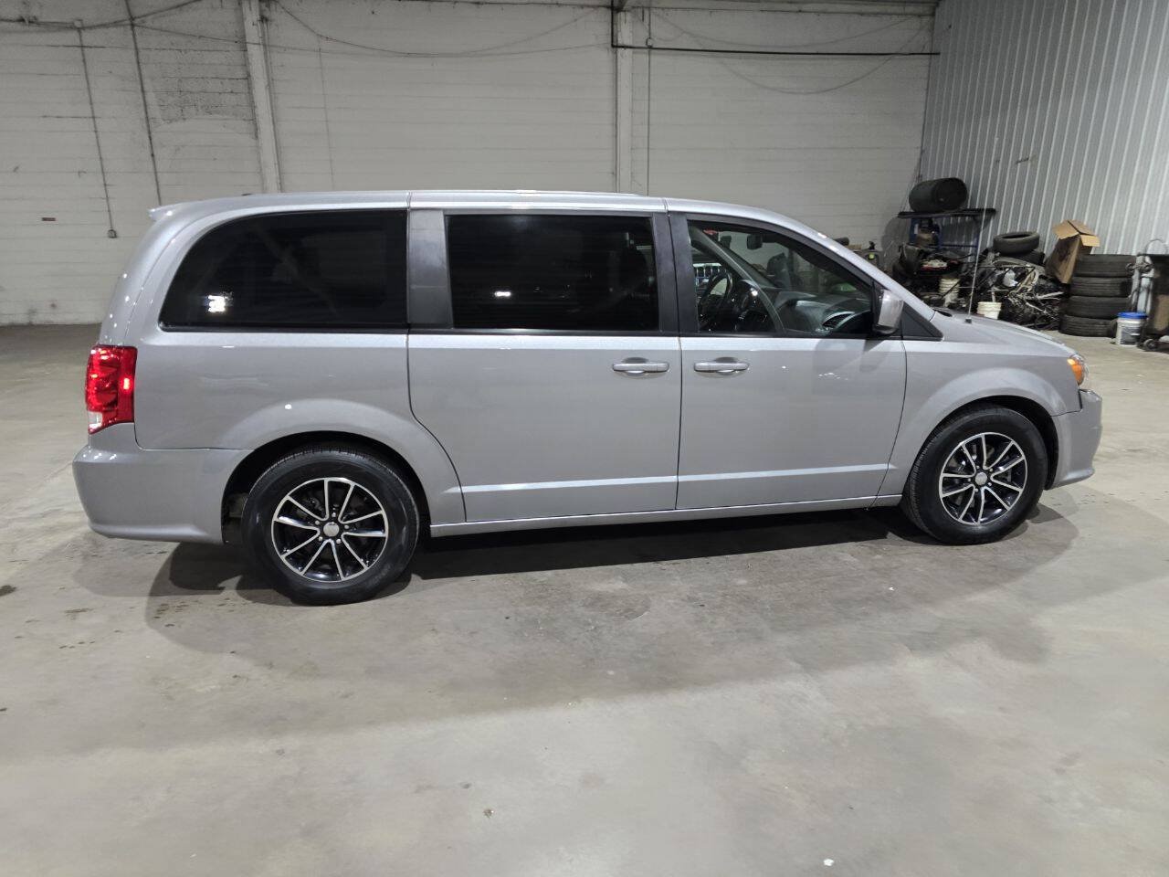 Used 2018 Dodge Grand Caravan GT FWD image 14