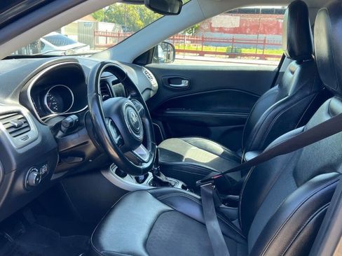 Used 2019 Jeep Compass Latitude image 14