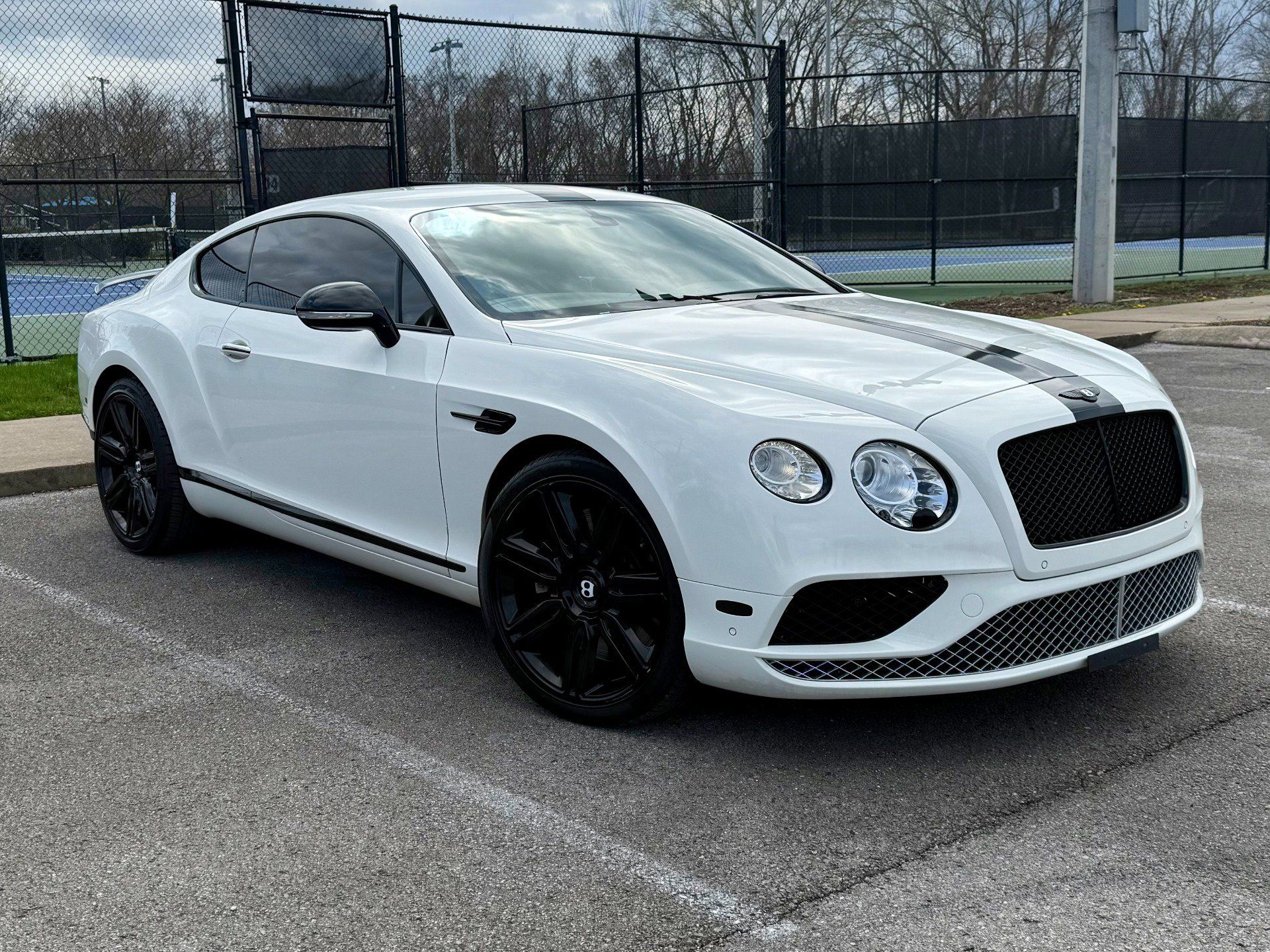BENTLEY パーカー EU M / US S ホワイト/ブラック BENTLEY パーカー EU M / US S ホワイト/ブラック-海外正規品・楽天市場店