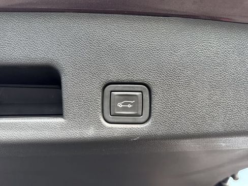 Used 2024 GMC Acadia Elevation w/ Luxury Package FWD image 18