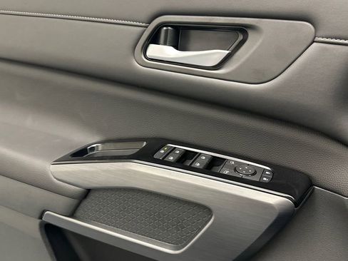 New 2026 Nissan Pathfinder SL w/ SL Premium Package image 17