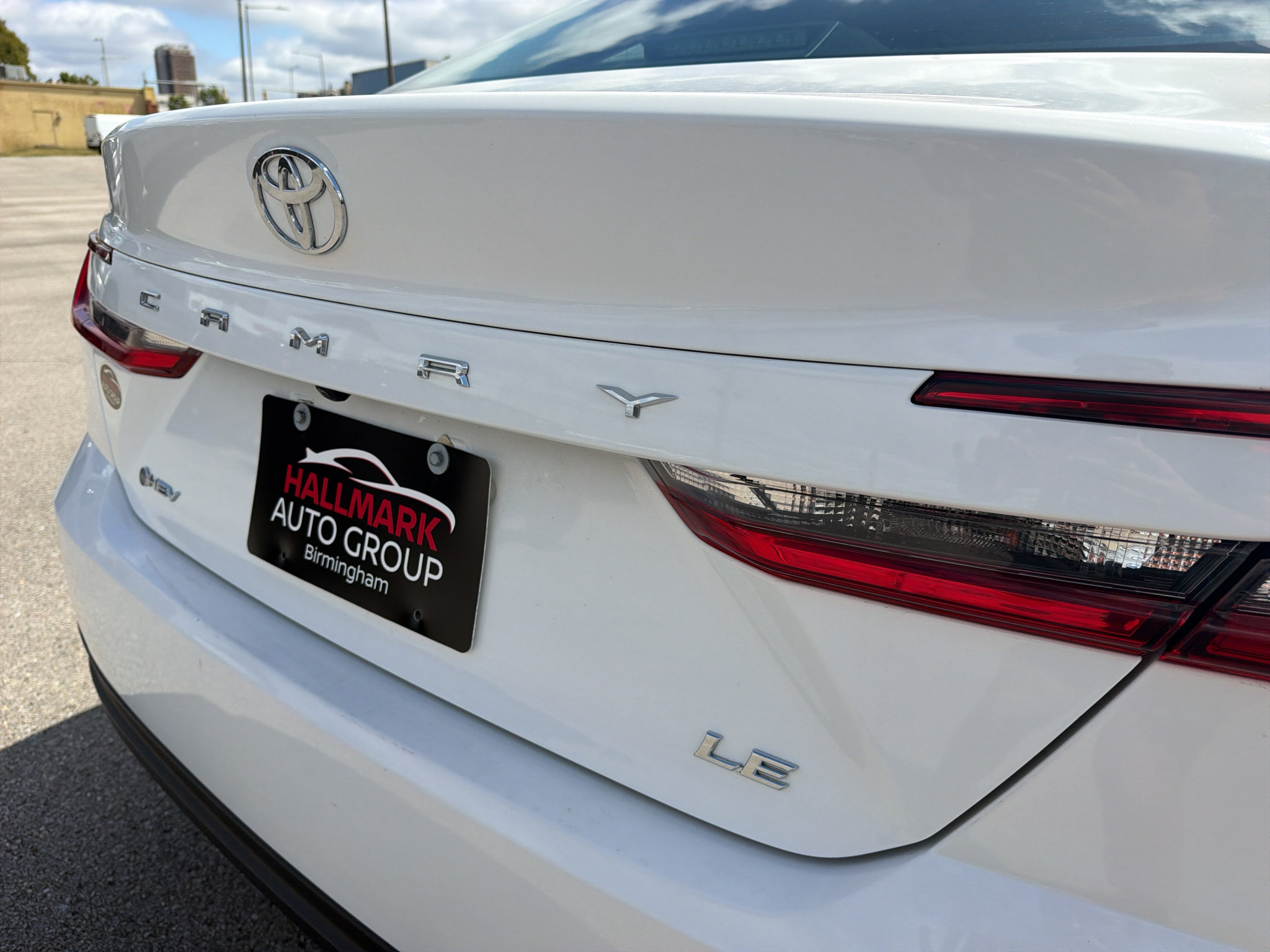 Used 2025 Toyota Camry LE FWD image 12