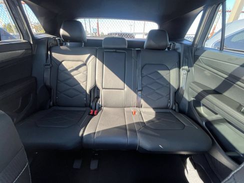 Used 2026 Volkswagen Atlas Cross Sport SE FWD image 36