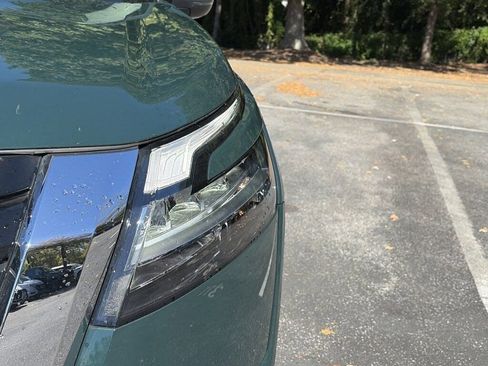 Certified 2024 Nissan Pathfinder SL image 10