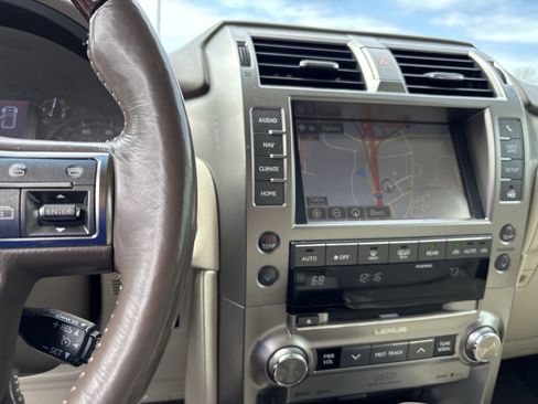 Used 2017 Lexus GX 460 Luxury w/ Sport Design Package image 31