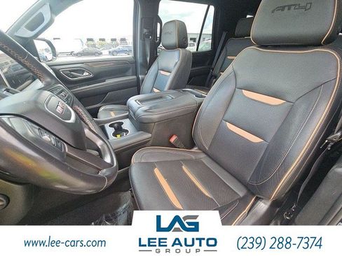 Used 2023 GMC Yukon AT4 w/ AT4 Premium Package AWD/4WD image 3
