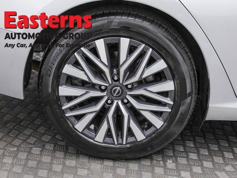 Used 2024 Nissan Altima 2.5 SV image 30