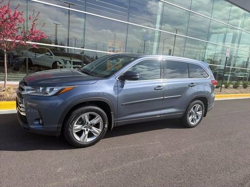 Used 2018 Toyota Highlander Limited image 3