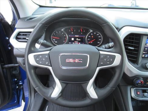 Used 2023 GMC Acadia SLT w/ Preferred Package image 18