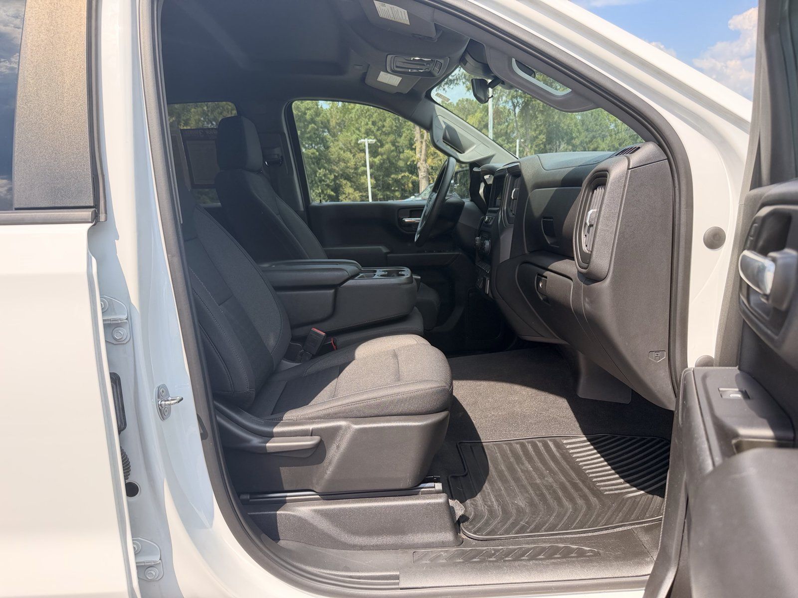 Used 2022 Chevrolet Silverado 1500 Custom Trail Boss w/ LPO, Dark Essentials Package AWD/4WD image 32