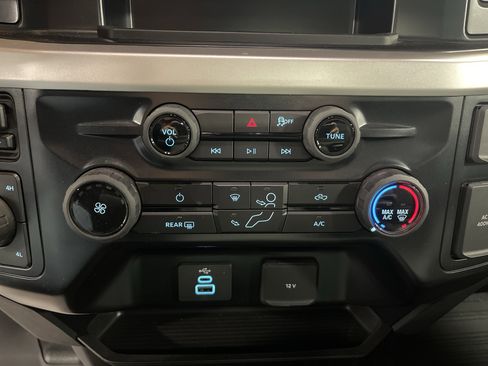 Used 2025 Ford F350 XLT w/ FX4 Off-Road Package image 24