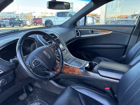 Used 2018 Lincoln MKX Reserve image 11