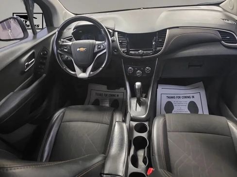 Used 2019 Chevrolet Trax LT w/ LT Convenience Package AWD/4WD image 14
