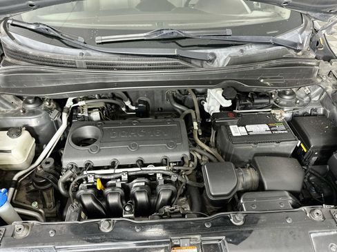 Used 2010 Hyundai Tucson Limited w/ Premium Pkg 4 AWD/4WD image 31