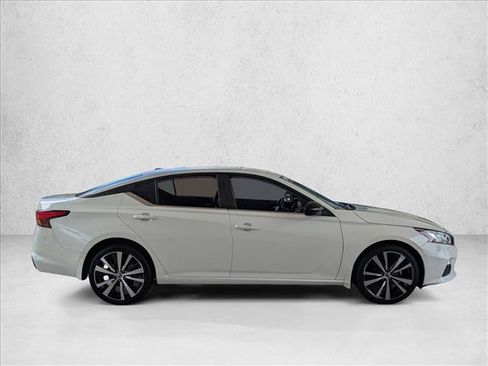 Used 2022 Nissan Altima 2.5 SR AWD/4WD image 4