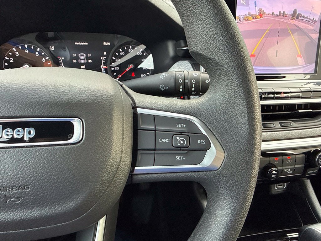 Used 2025 Jeep Compass Sport AWD/4WD image 33