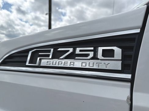 Used 2021 Ford F750 2WD Regular Cab Super Duty image 9