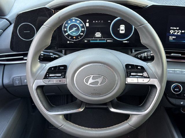 Used 2025 Hyundai Elantra SEL FWD image 12
