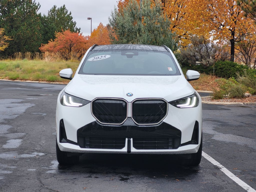 Used 2025 BMW X3 xDrive30i w/ Premium Package AWD/4WD image 2
