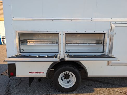 New 2026 Ford E-450 and Econoline 450 Super Duty w/ Power Equipment Group image 10