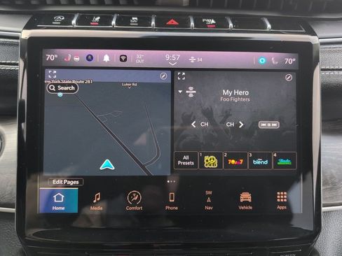 Used 2023 Jeep Grand Cherokee Limited w/ Luxury Tech Group II image 36