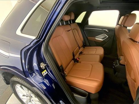 New 2025 Audi Q3 2.0T Premium image 10
