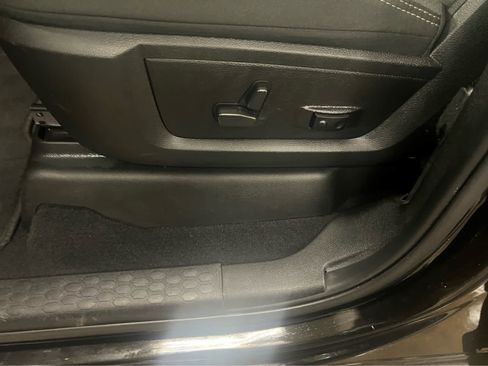 Used 2024 RAM 2500 Big Horn w/ Sport Appearance Package image 37