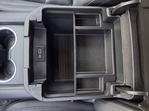 Used 2023 Chevrolet Suburban Z71 w/ Luxury Package image 15