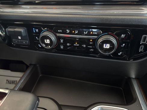 Used 2023 Chevrolet Silverado 1500 High Country image 17