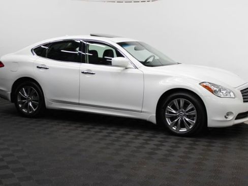 Used 2012 INFINITI M56 x w/ Deluxe Touring Pkg image 3