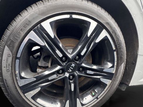 Used 2021 Kia K5 GT-Line AWD/4WD image 11