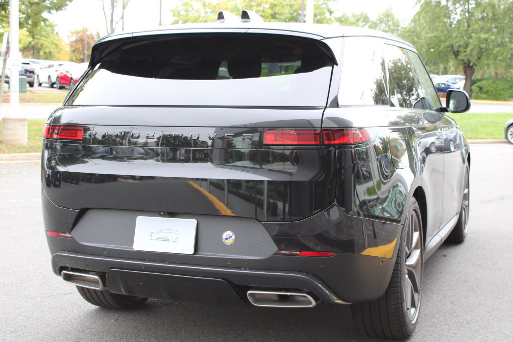 New 2027 Land Rover Range Rover Sport SE AWD/4WD image 3