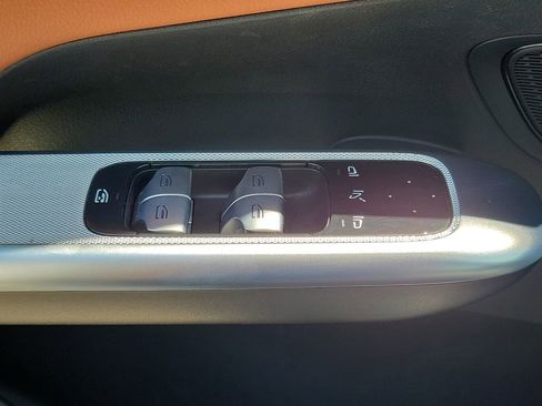 Used 2024 Mercedes-Benz GLC 300 image 24