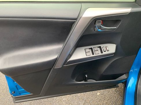 Used 2017 Toyota RAV4 XLE image 11