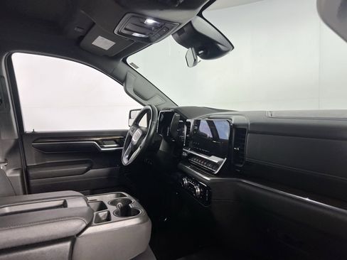 Used 2023 GMC Sierra 1500 SLE image 32