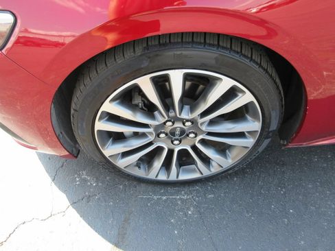 Used 2019 Lincoln Continental Select FWD image 13