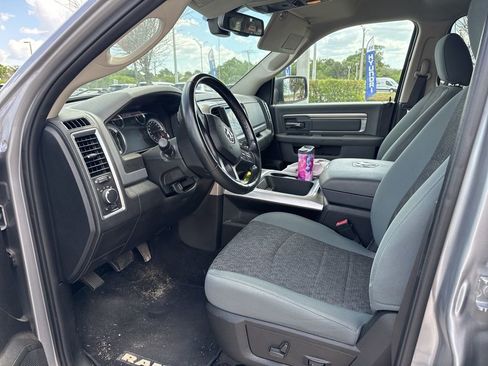 Used 2020 RAM 1500 Classic SLT w/ Luxury Group image 4