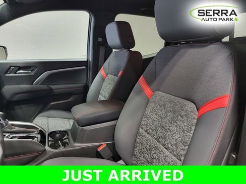 Certified 2024 Chevrolet Colorado Z71 w/ Z71 Convenience Package 2 image 11