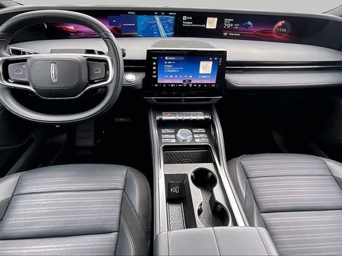 Used 2025 Lincoln Nautilus Reserve w/ Jet Appearance Package AWD/4WD image 13