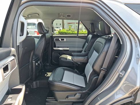 Certified 2023 Ford Explorer XLT w/ Equipment Group 202A AWD/4WD image 26