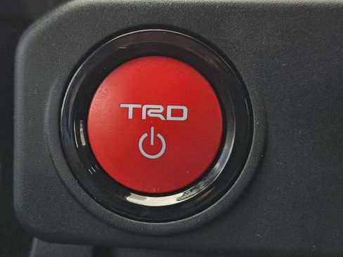 Certified 2025 Toyota Tacoma TRD Sport AWD/4WD image 22