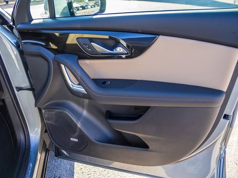 New 2025 Chevrolet Blazer Premier FWD image 18