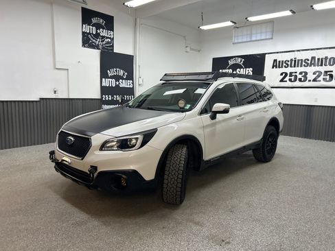 Used 2017 Subaru Outback 3.6R Limited w/ Popular Package #5 AWD/4WD image 3