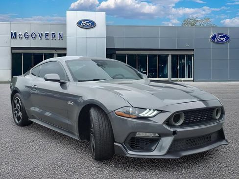 Used 2021 Ford Mustang GT RWD image 4