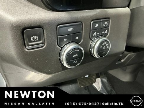 Used 2023 GMC Sierra 1500 SLT AWD/4WD image 9
