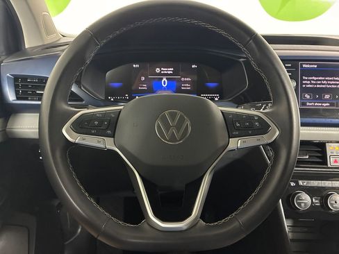 Used 2024 Volkswagen Taos SE FWD image 9