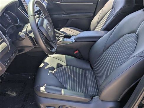 Used 2023 Toyota Camry SE image 14