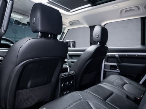 Used 2023 Land Rover Defender 130 SE image 72